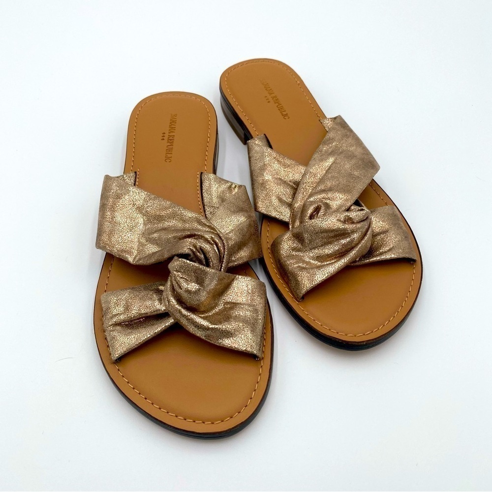 Banana Republic Criss Cross Knotted Slip On Flip Flops Sandals Gold Size 8 NWOT